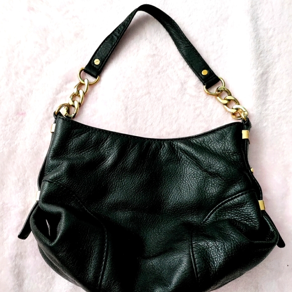 Michael Kors Handbags - ✨ MICHAEL KORS PEBBLED LEATHER SHOULDER BAG BLACK AND GOLD MK PURSE✨